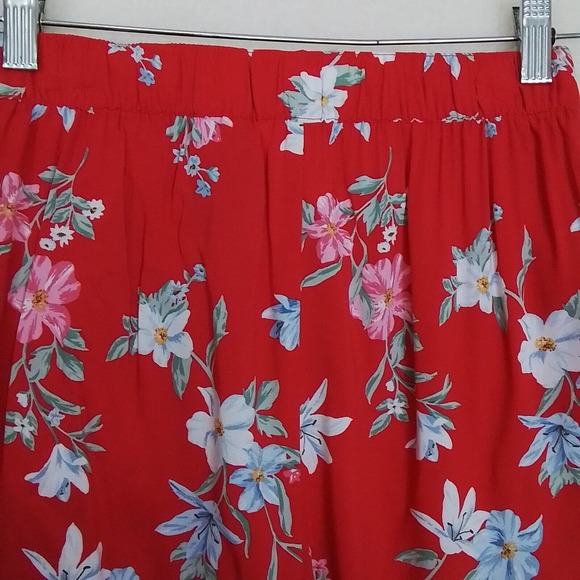 H&M Womens Shorts 0 Red White Floral High Rise Pull On Shorts Pockets Relaxed - Picture 4 of 9